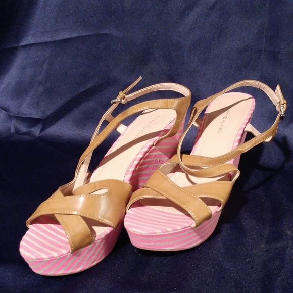 Tommy Hilfiger Pink Striped Wedges SZ 7.5 - Picture 1 of 7